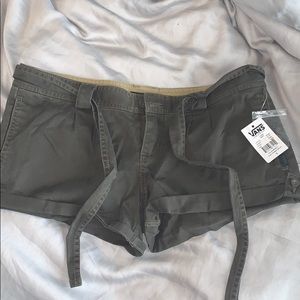 NWT Vans Just Coast Cuffed Shorts, size 5